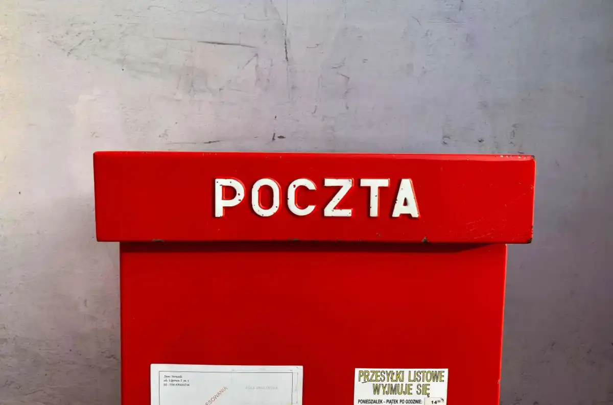 Ile kosztuje przelew na poczcie? Sprawdź opłaty i terminy