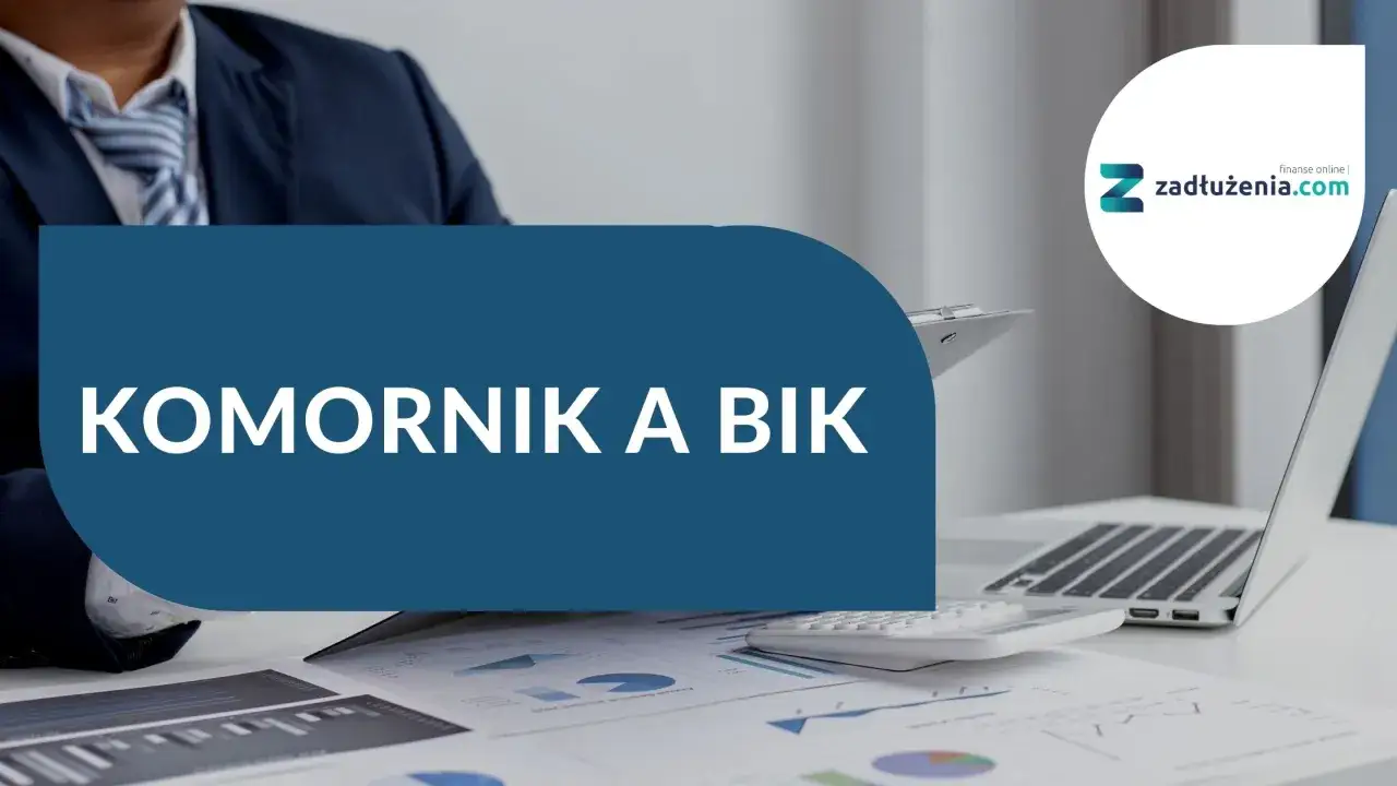 Biznesmen przy biurku z dokumentami i laptopem. Tekst: 